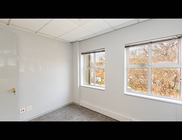 316M² OFFICE TO LET IN FERNDALE